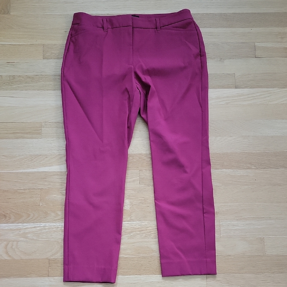 White House Black Market Pink Ankle Cropped Pants